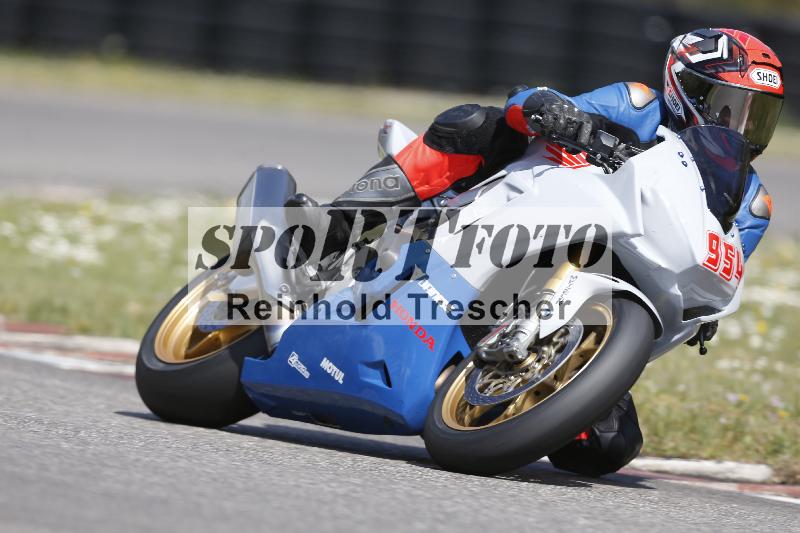 Archiv-2025/05 14.04.2025 Plüss Moto Sport ADR/Freies Fahren/954